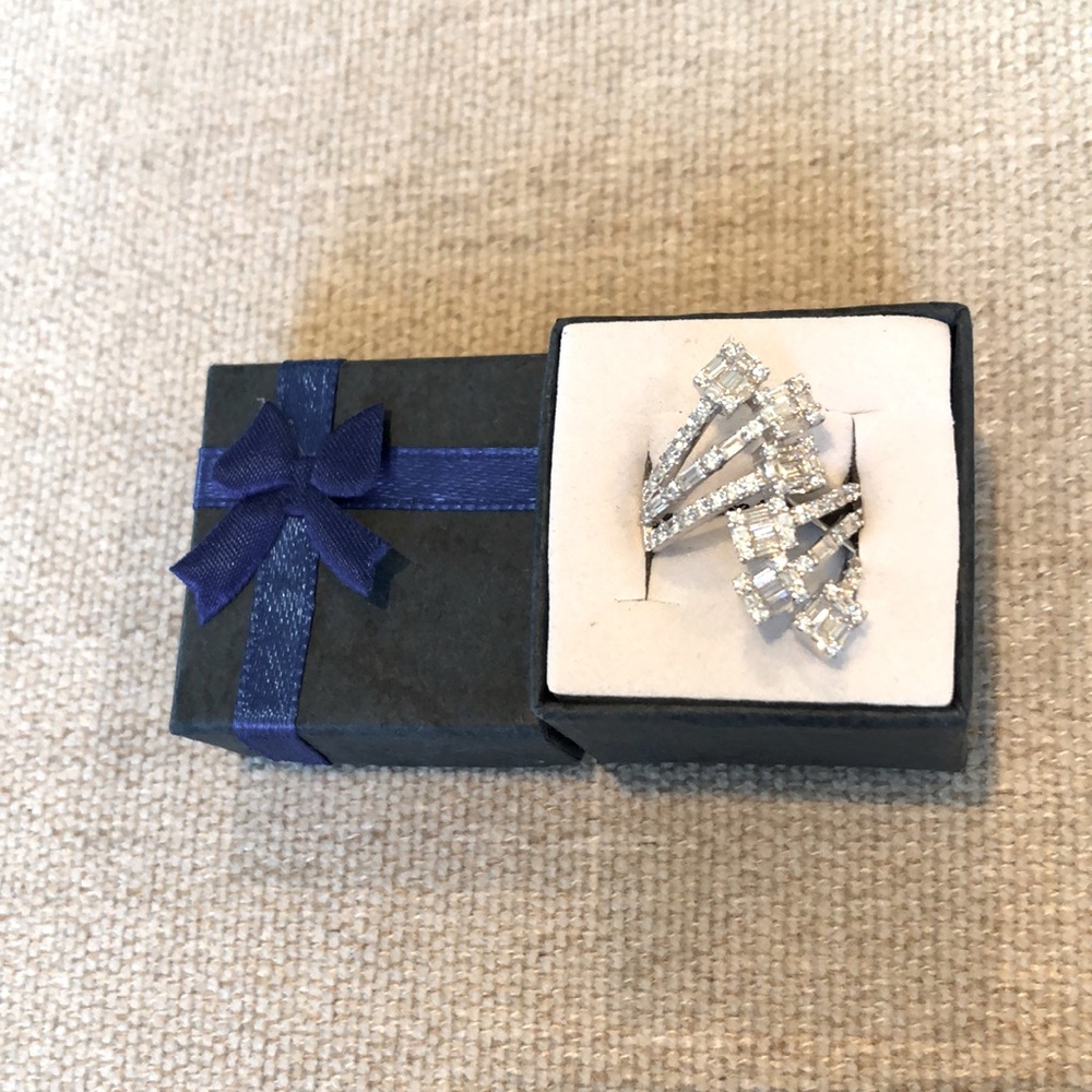 925 Sterling Silver Ring- Size 6